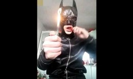 最新爆料蝙蝠侠视频播放,黑暗骑士再战邪恶势力，悬疑剧情引期待